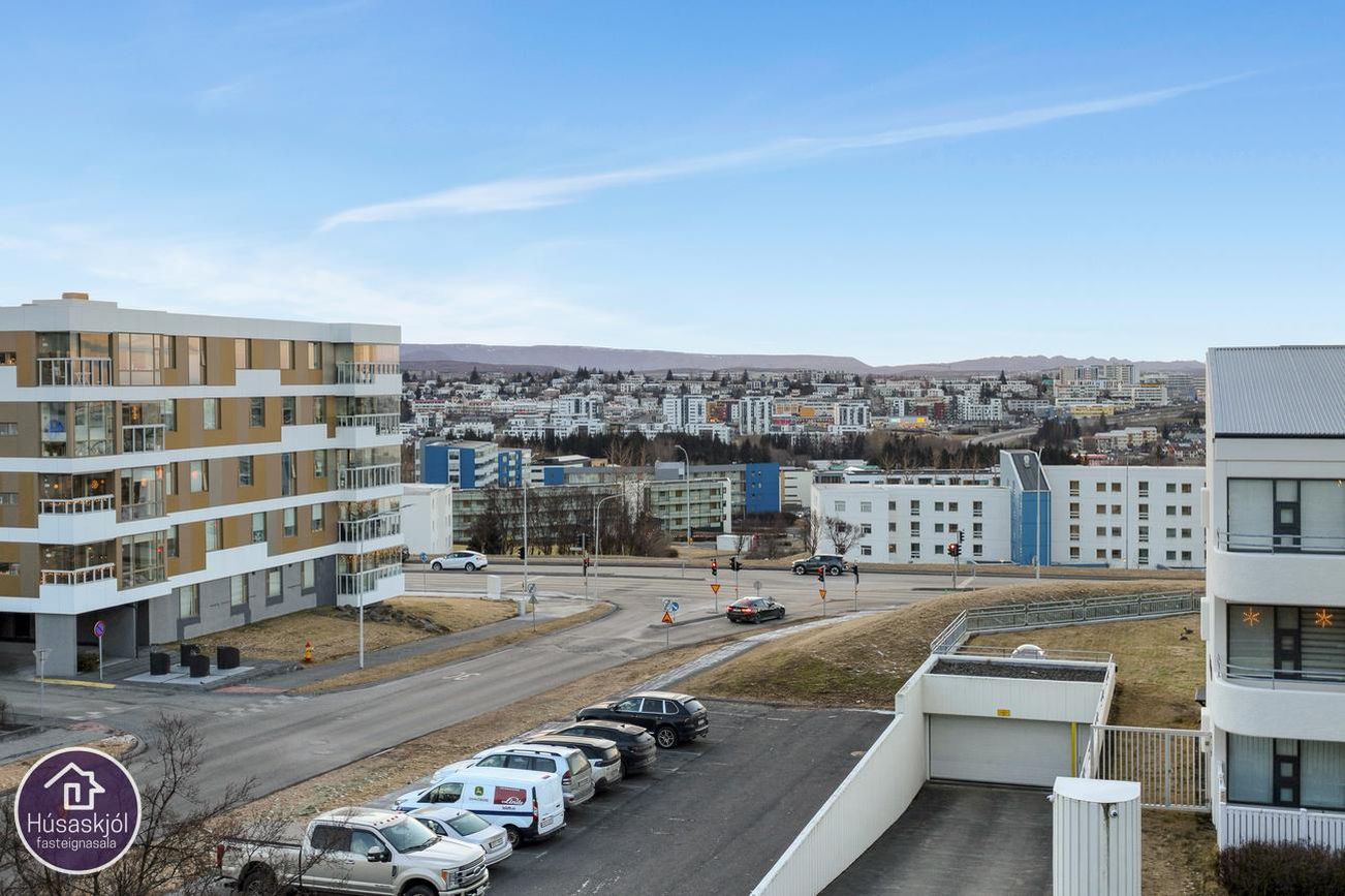 Miðleiti 7 - 0402, 103 Reykjavík