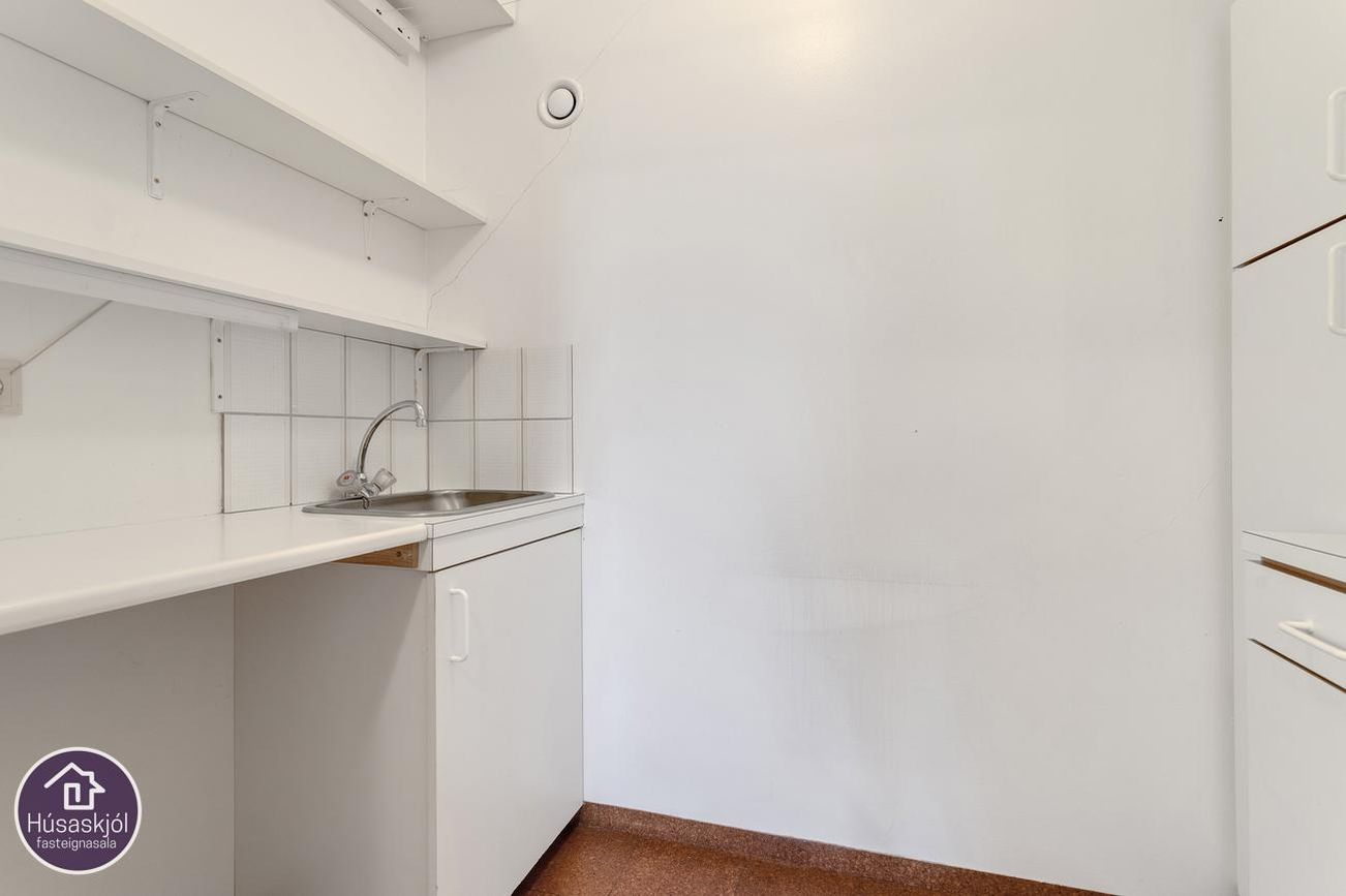 Miðleiti 7 - 0402, 103 Reykjavík