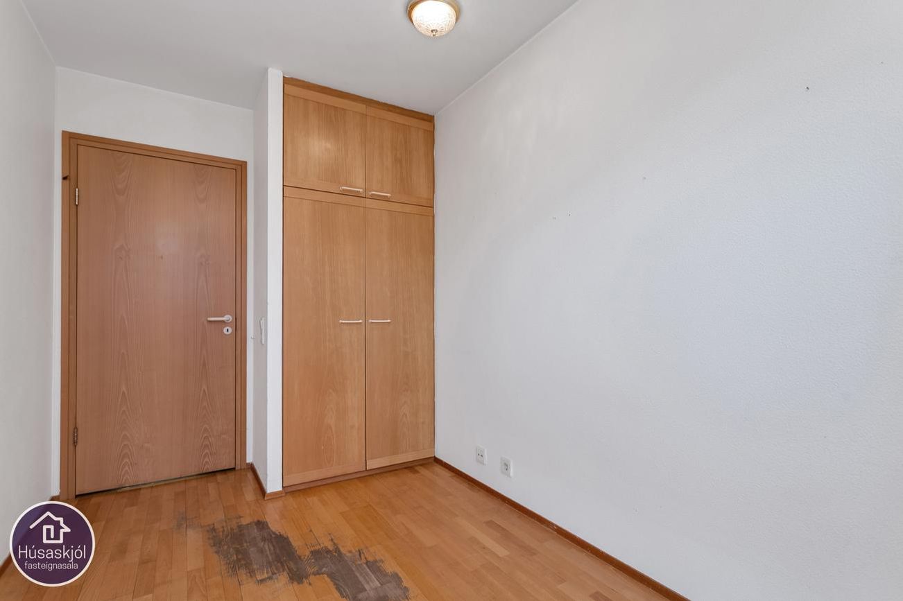 Miðleiti 7 - 0402, 103 Reykjavík