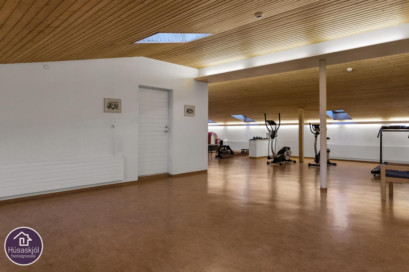 Miðleiti 7 - 0402, 103 Reykjavík