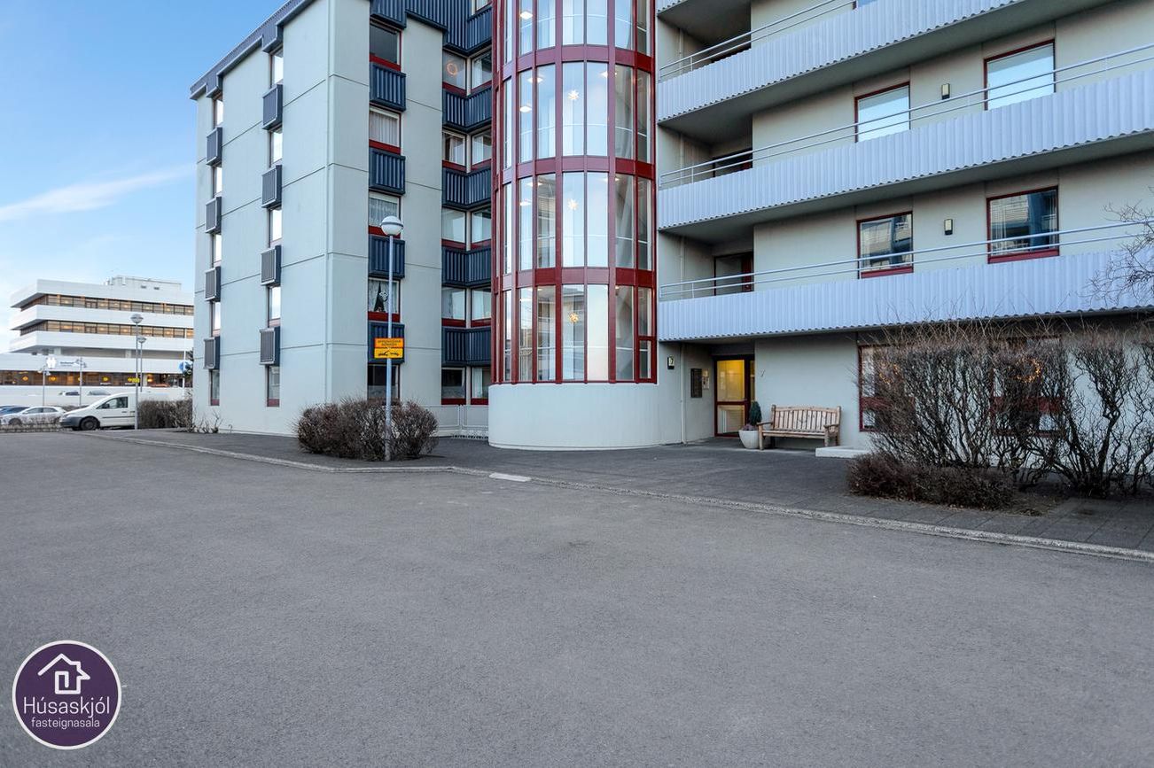 Miðleiti 7 - 0402, 103 Reykjavík