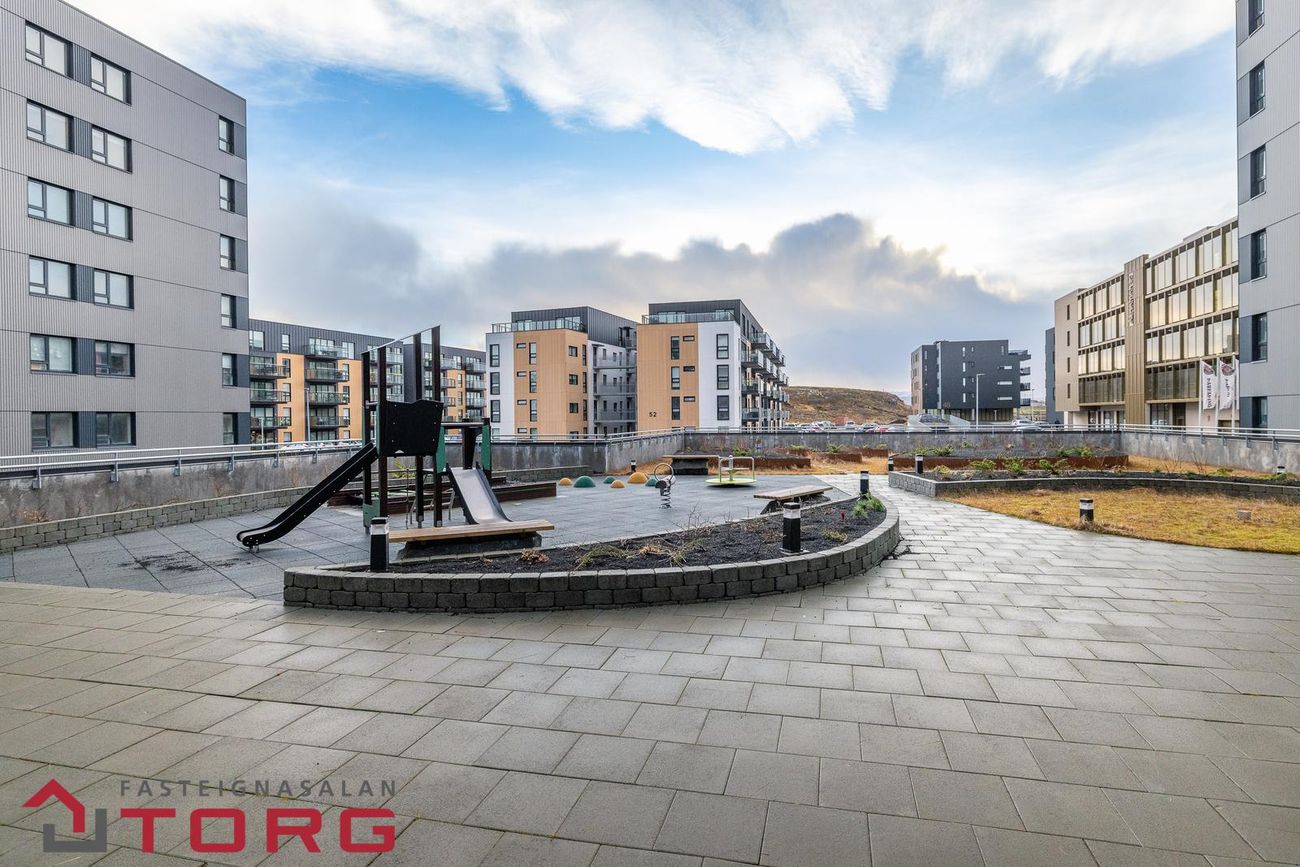 Áshamar 4, 221 Hafnarfjörður