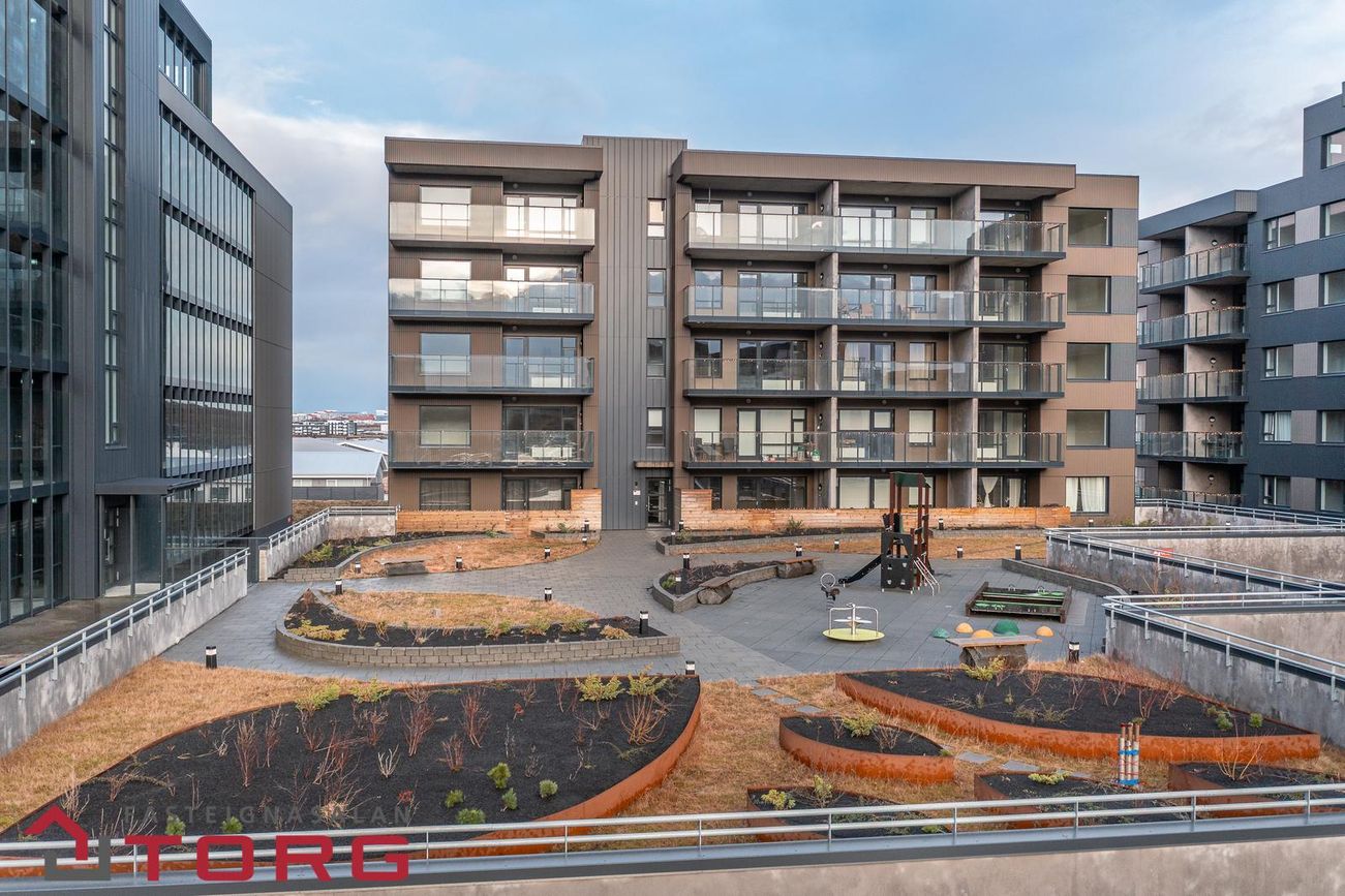 Áshamar 4, 221 Hafnarfjörður