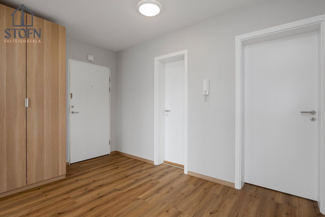 Asparfell 8, 111 Reykjavík