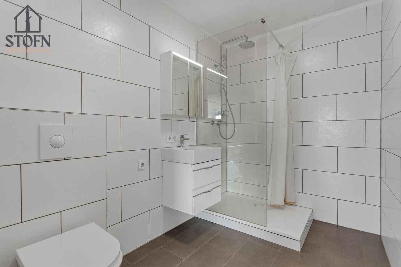 Asparfell 8, 111 Reykjavík