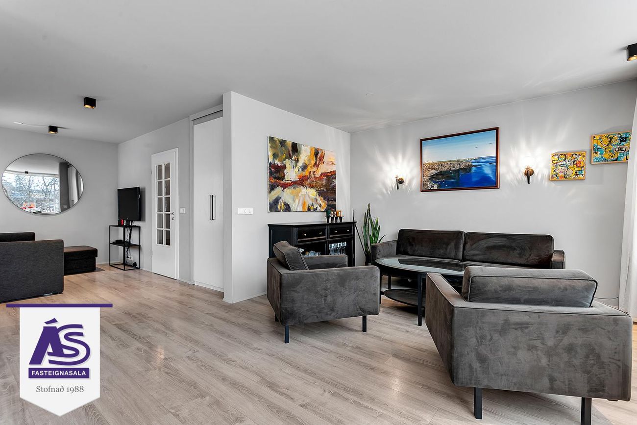 Safamýri 95, 108 Reykjavík