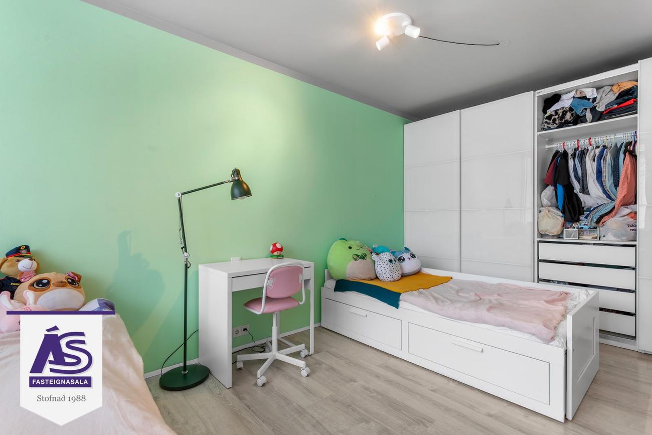 Safamýri 95, 108 Reykjavík