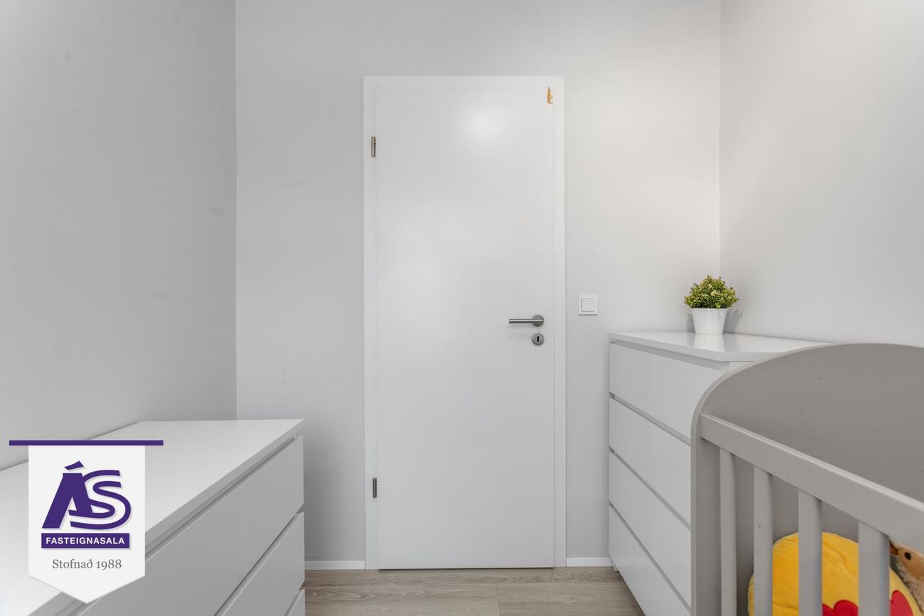 Safamýri 95, 108 Reykjavík