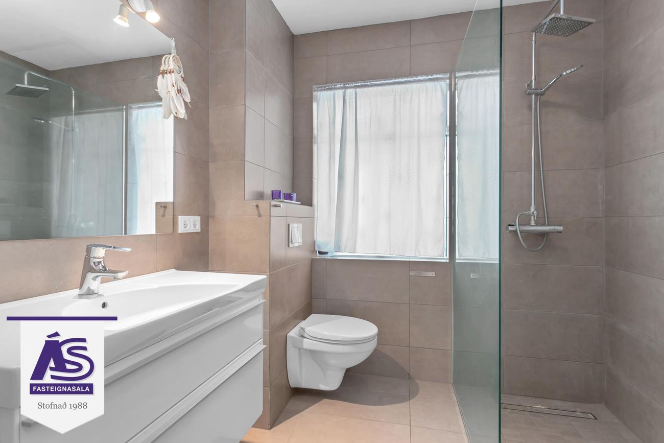 Safamýri 95, 108 Reykjavík