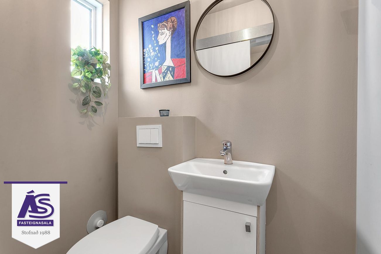 Safamýri 95, 108 Reykjavík