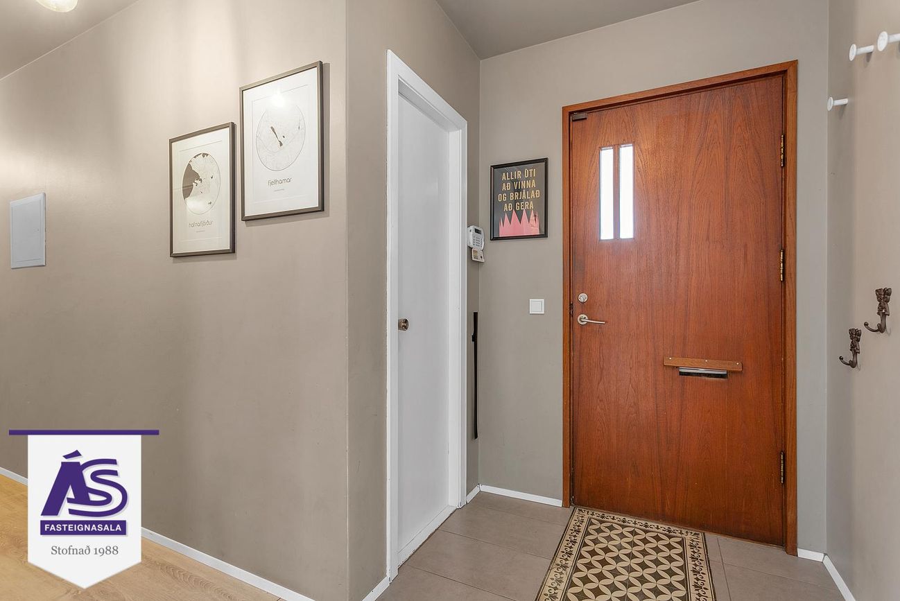 Safamýri 95, 108 Reykjavík