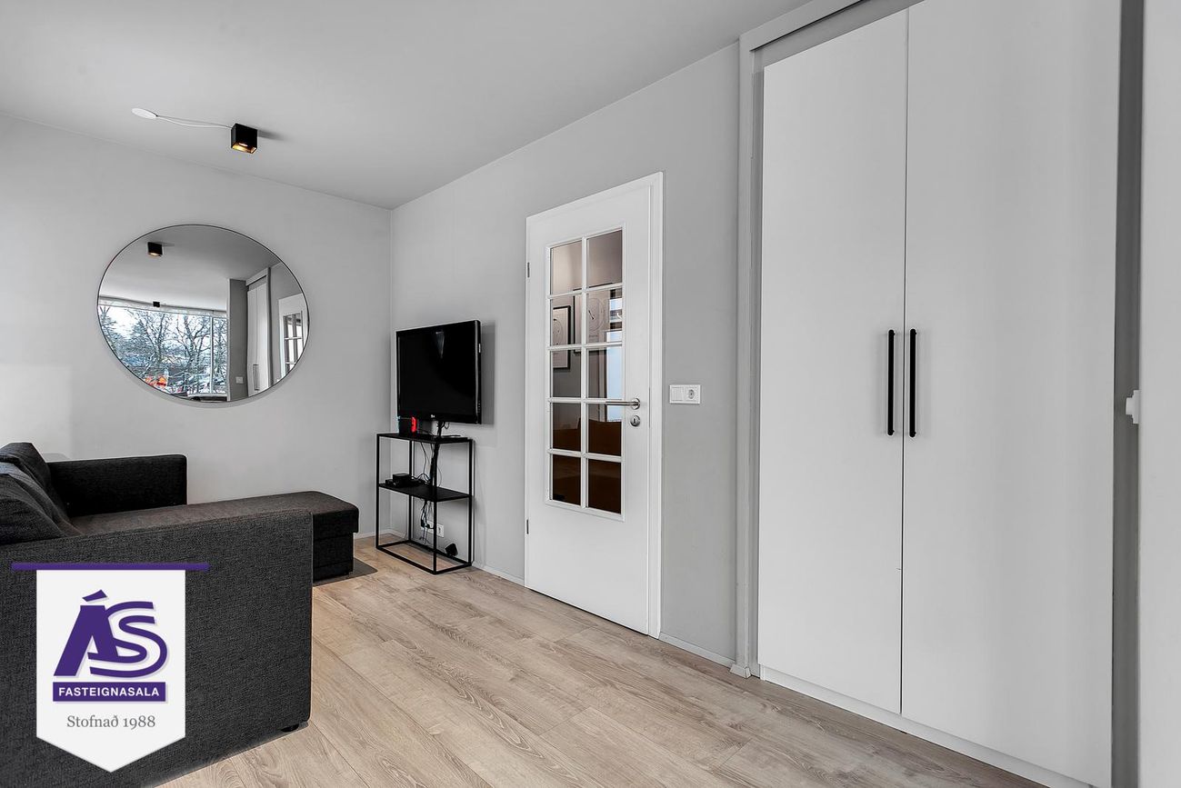 Safamýri 95, 108 Reykjavík