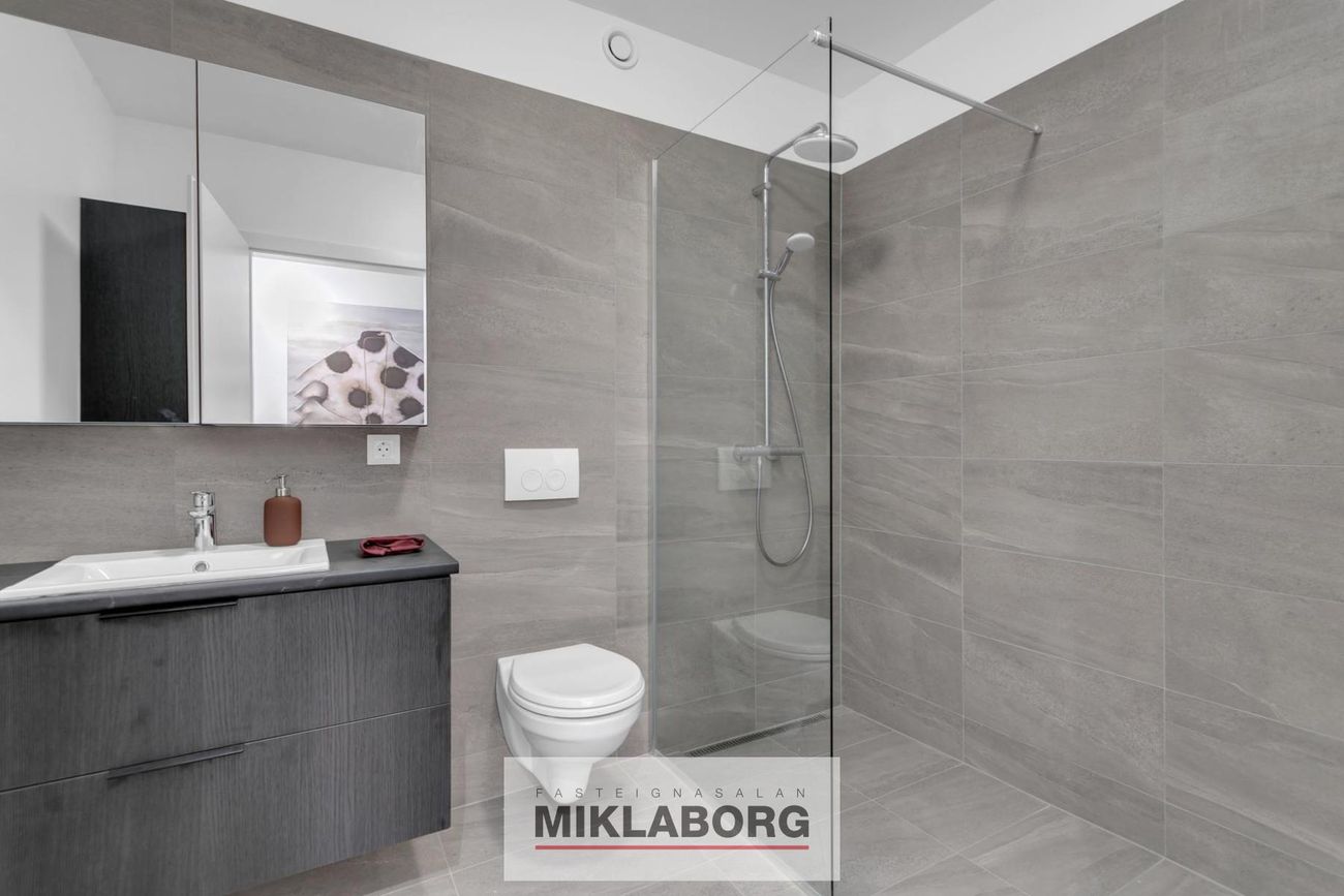 Hringhamar 21, 221 Hafnarfjörður