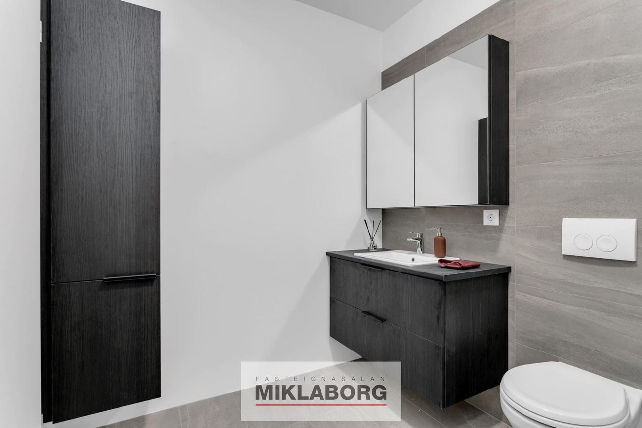 Hringhamar 21, 221 Hafnarfjörður