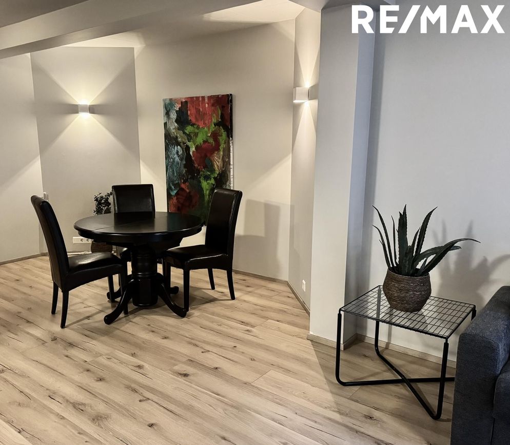 Hafnarstræti 100, 600 Akureyri