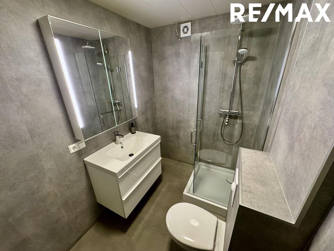 Hafnarstræti 100, 600 Akureyri