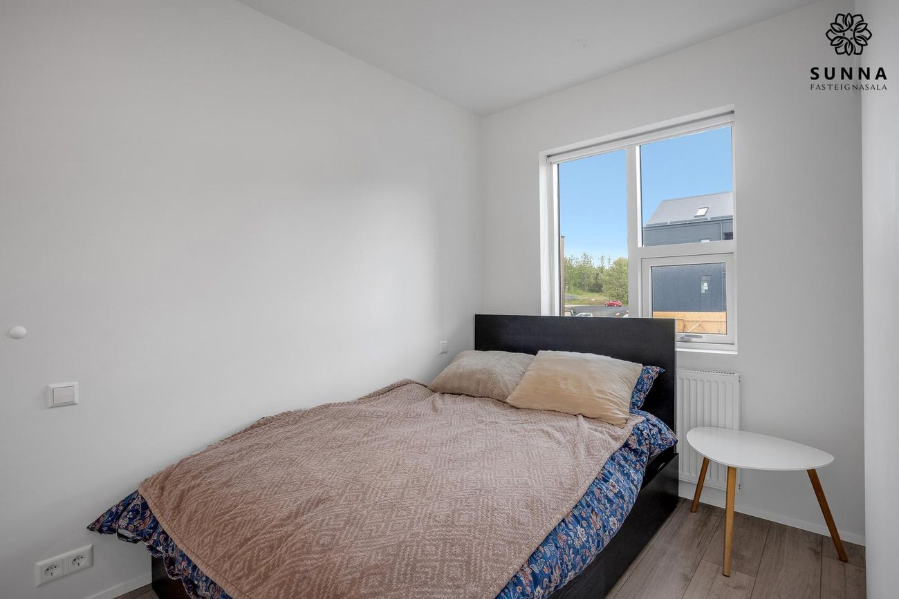 Jöfursbás 11B, 112 Reykjavík