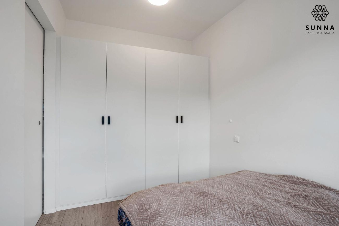 Jöfursbás 11B, 112 Reykjavík