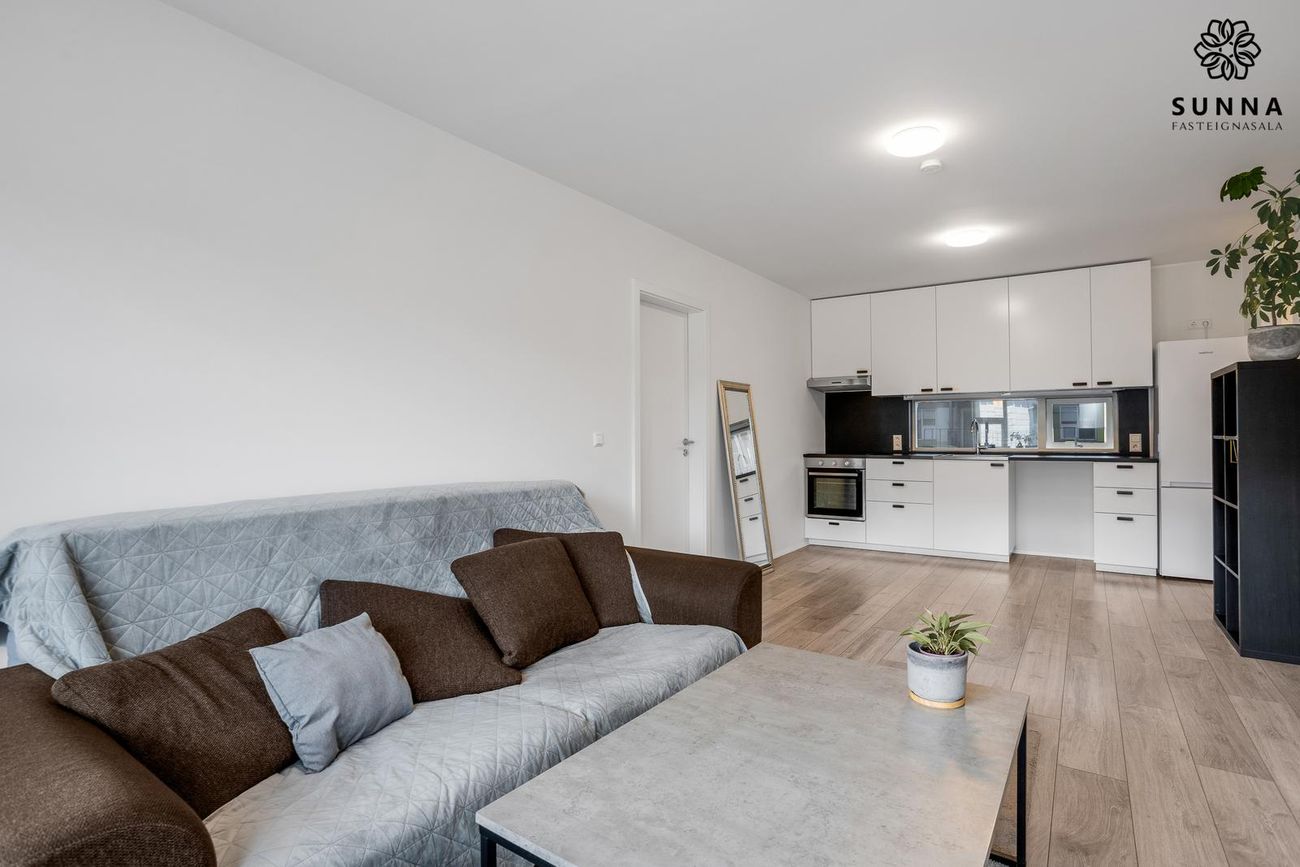 Jöfursbás 11B, 112 Reykjavík