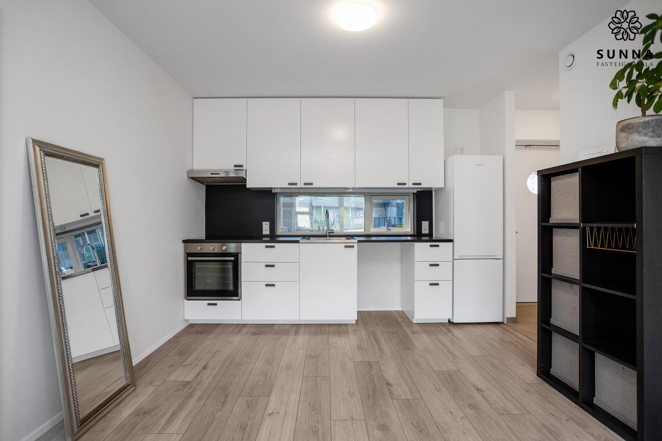 Jöfursbás 11B, 112 Reykjavík