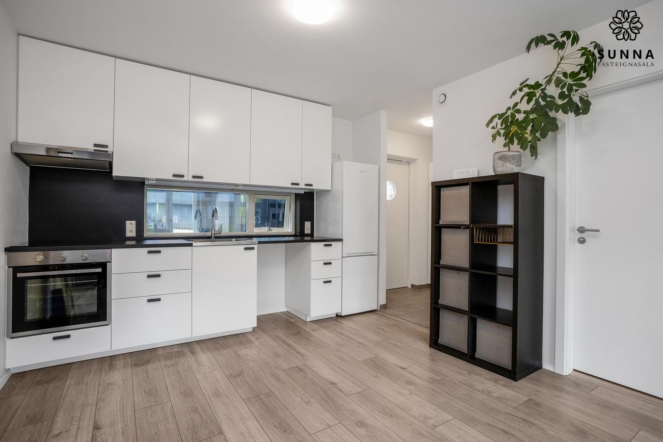 Jöfursbás 11B, 112 Reykjavík