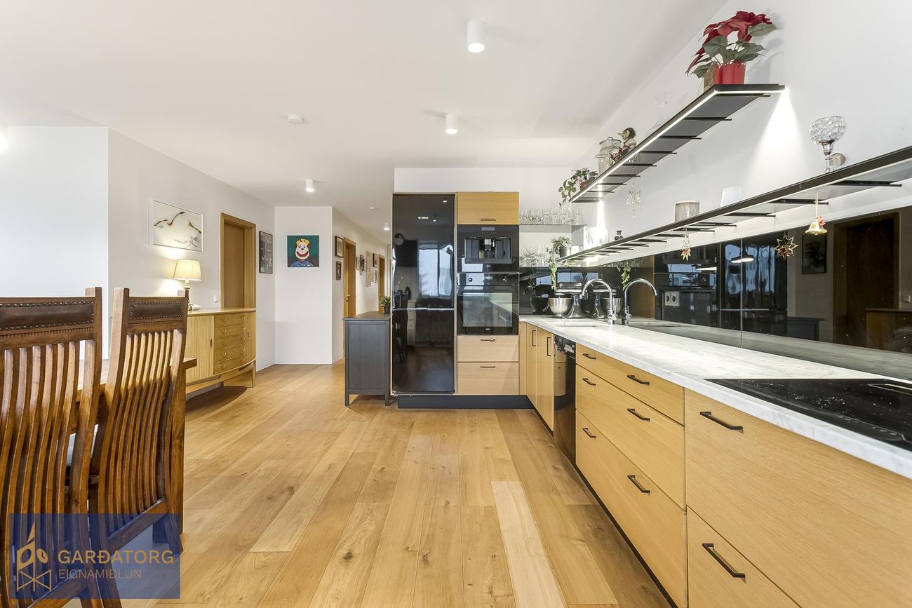 Flatahraun 1, 220 Hafnarfjörður