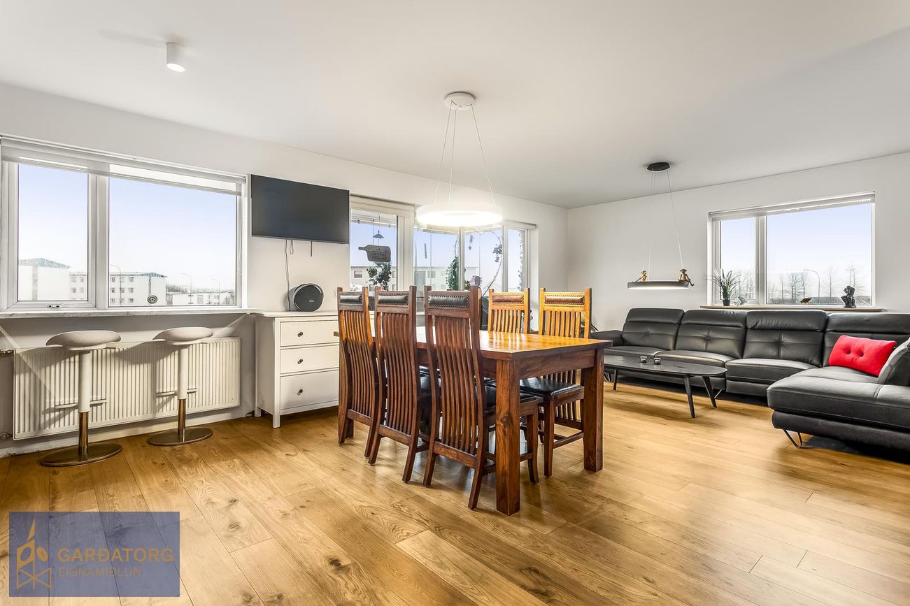 Flatahraun 1, 220 Hafnarfjörður