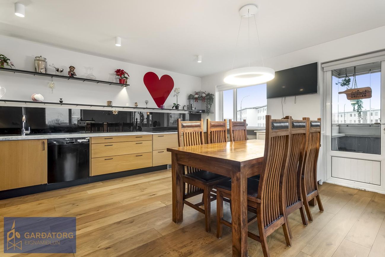 Flatahraun 1, 220 Hafnarfjörður