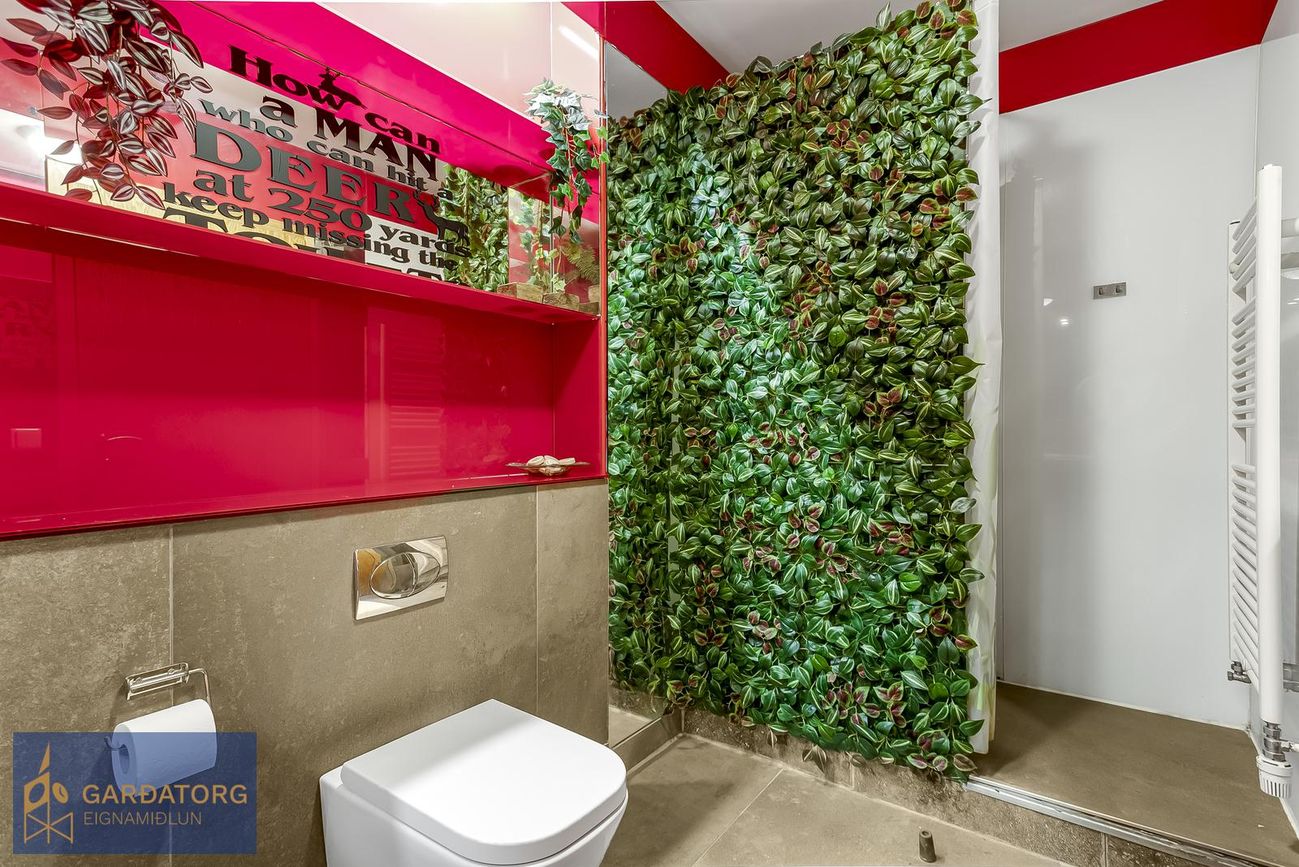 Flatahraun 1, 220 Hafnarfjörður