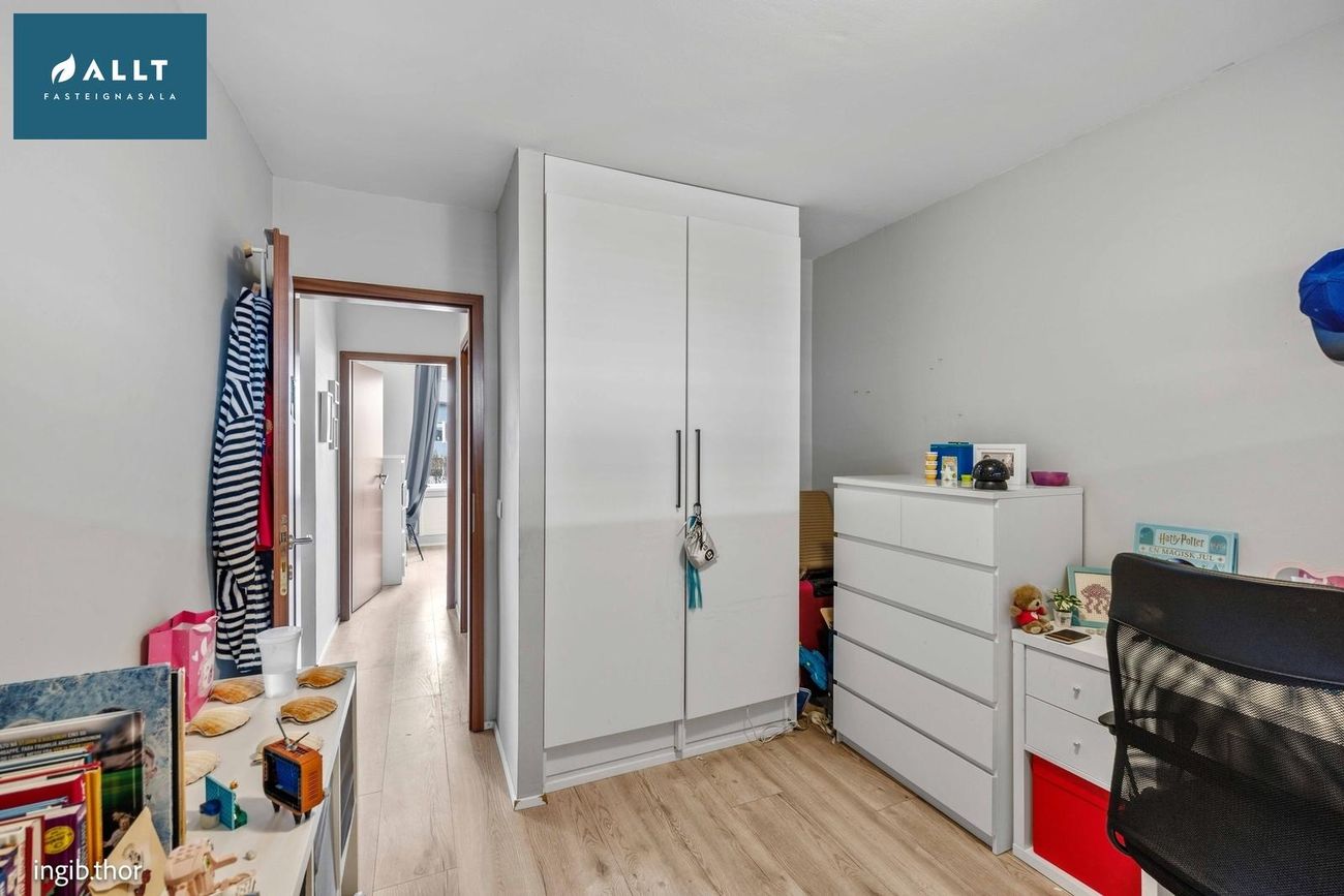 Mávabraut 9, 230 Reykjanesbær