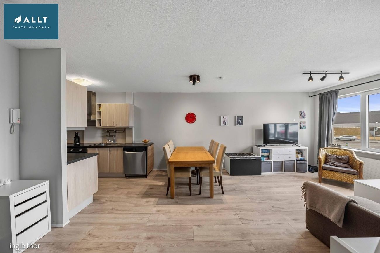 Mávabraut 9, 230 Reykjanesbær