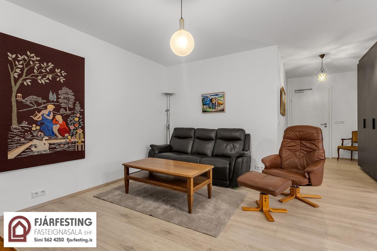 Dugguvogur 8, 104 Reykjavík