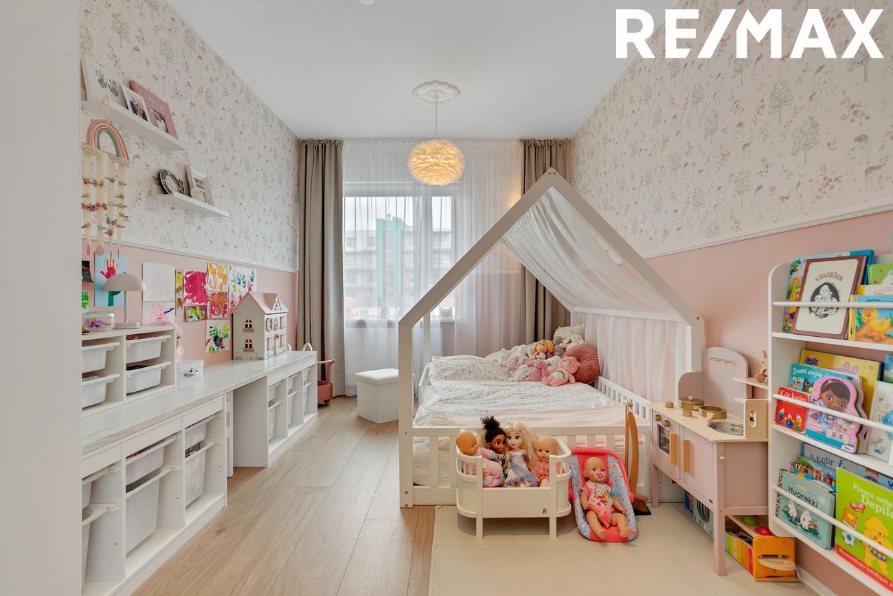 Smyrilshlíð 14, 102 Reykjavík