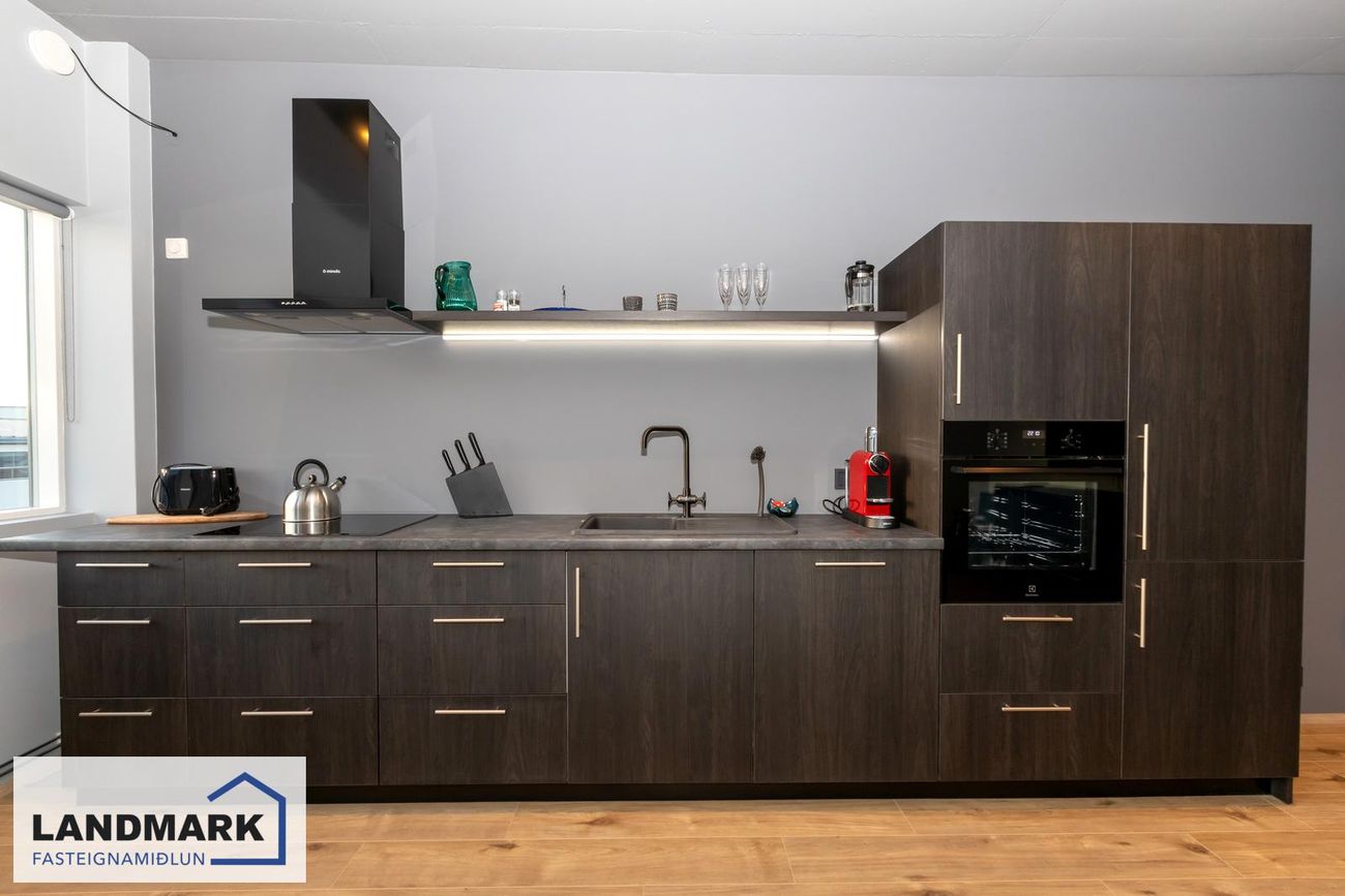 Tryggvabraut 24, 600 Akureyri