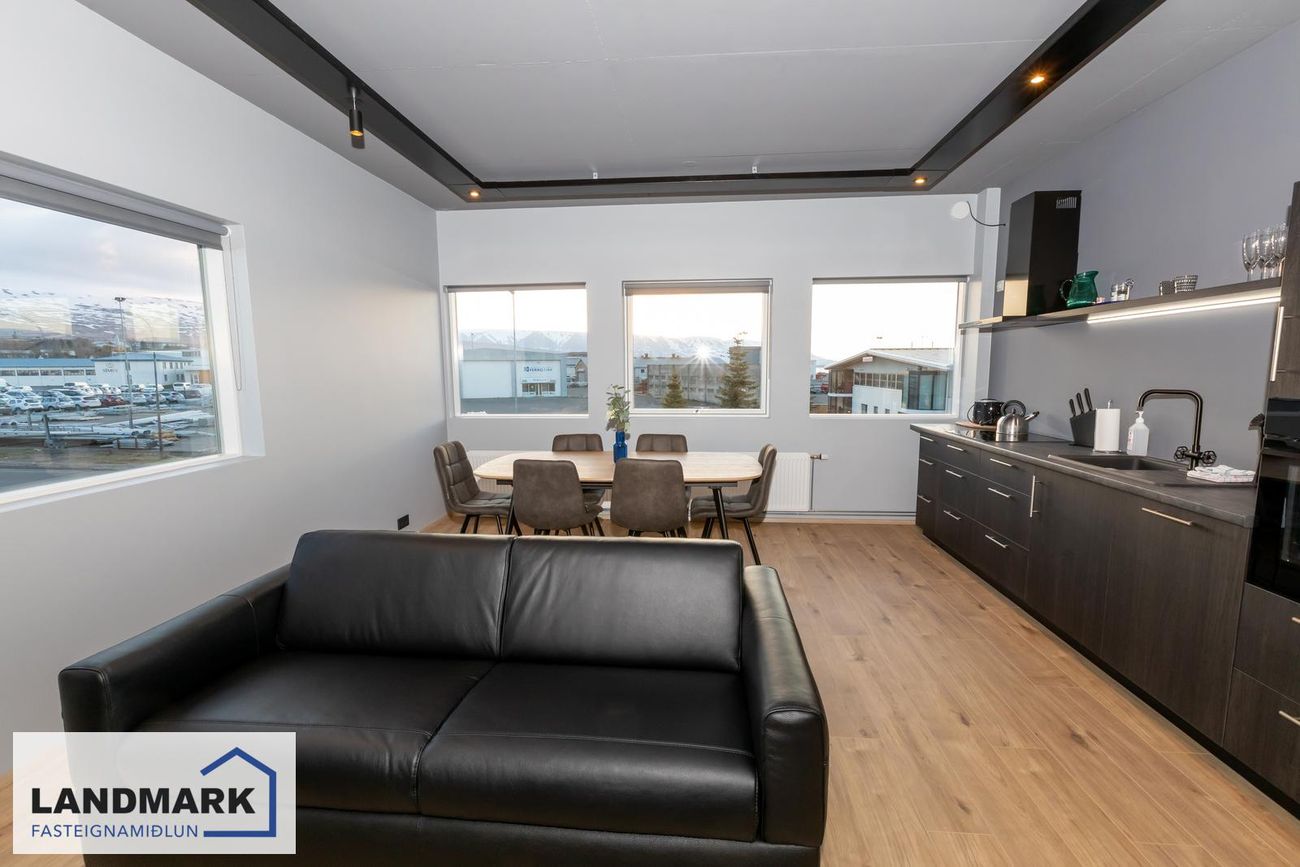 Tryggvabraut 24, 600 Akureyri