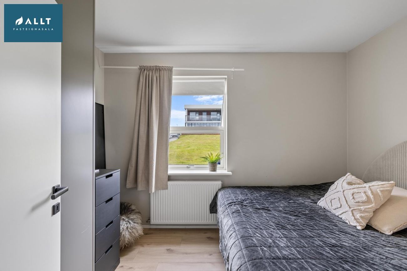 Dalsbraut 22, 260 Reykjanesbær