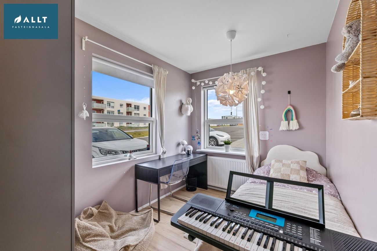 Dalsbraut 22, 260 Reykjanesbær