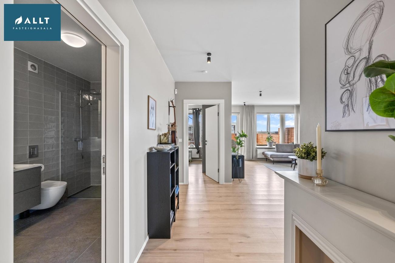 Dalsbraut 22, 260 Reykjanesbær