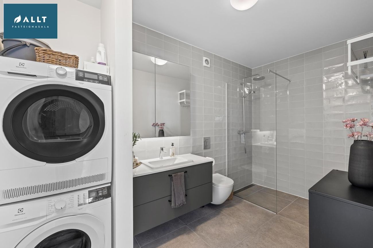 Dalsbraut 22, 260 Reykjanesbær