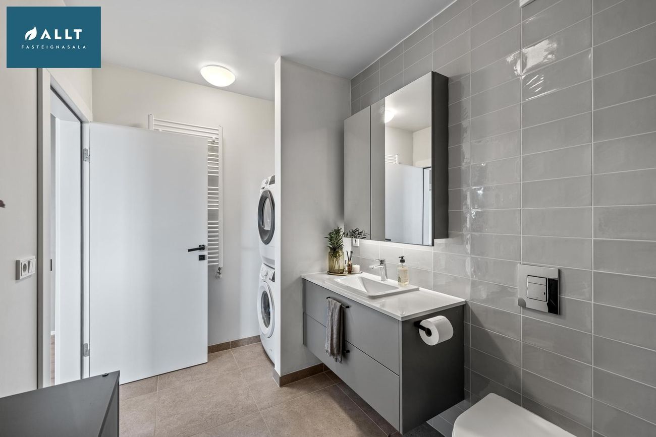 Dalsbraut 22, 260 Reykjanesbær