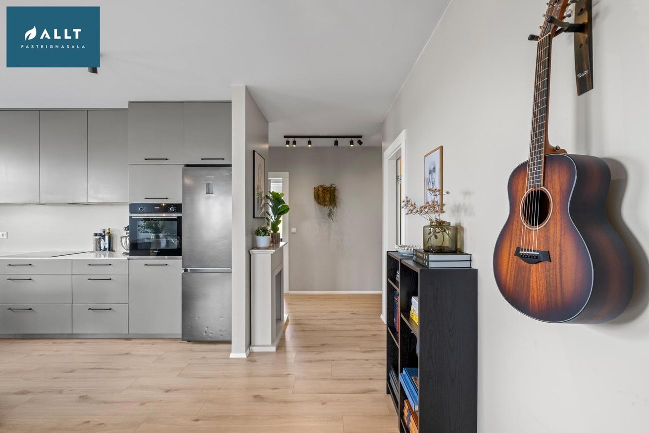 Dalsbraut 22, 260 Reykjanesbær