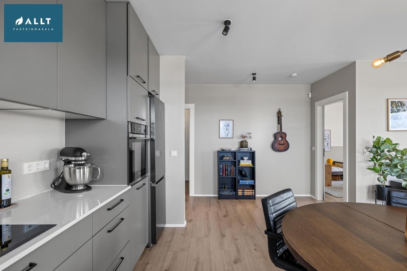 Dalsbraut 22, 260 Reykjanesbær