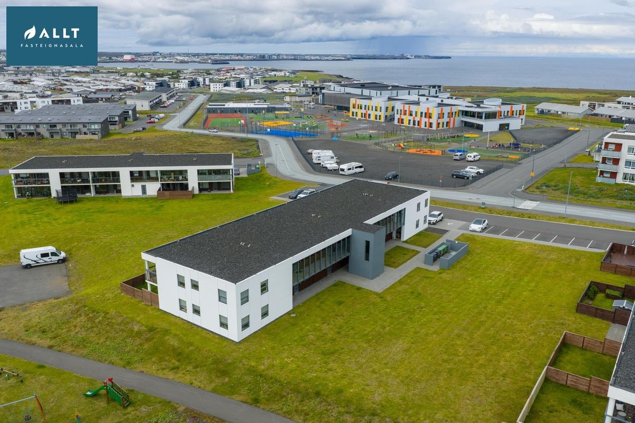 Dalsbraut 22, 260 Reykjanesbær