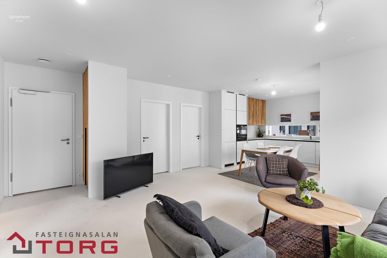 Skólatröð 8, 200 Kópavogur