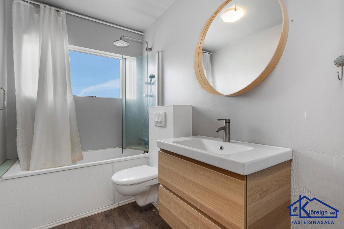 Rofabær 31, 110 Reykjavík