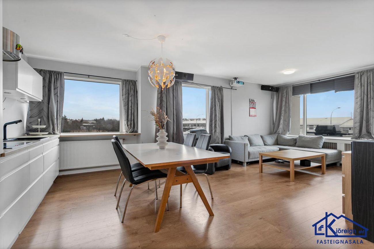 Rofabær 31, 110 Reykjavík