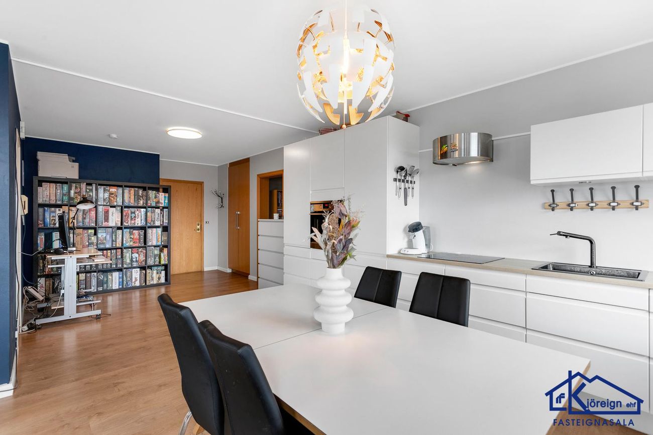 Rofabær 31, 110 Reykjavík