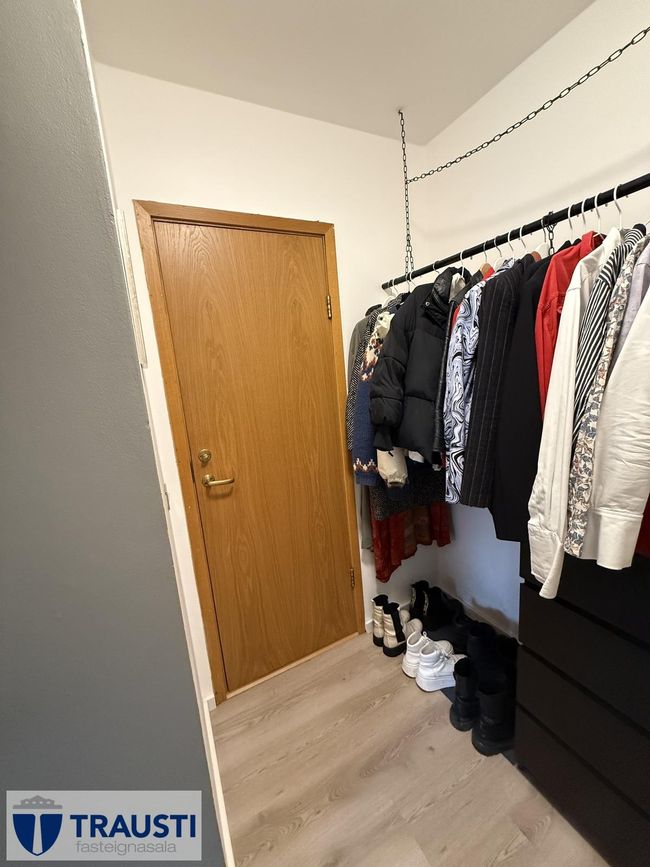 Snæland 8 - 0001, 108 Reykjavík