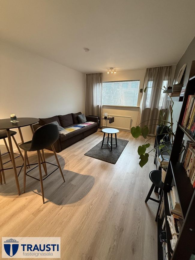 Snæland 8 - 0001, 108 Reykjavík