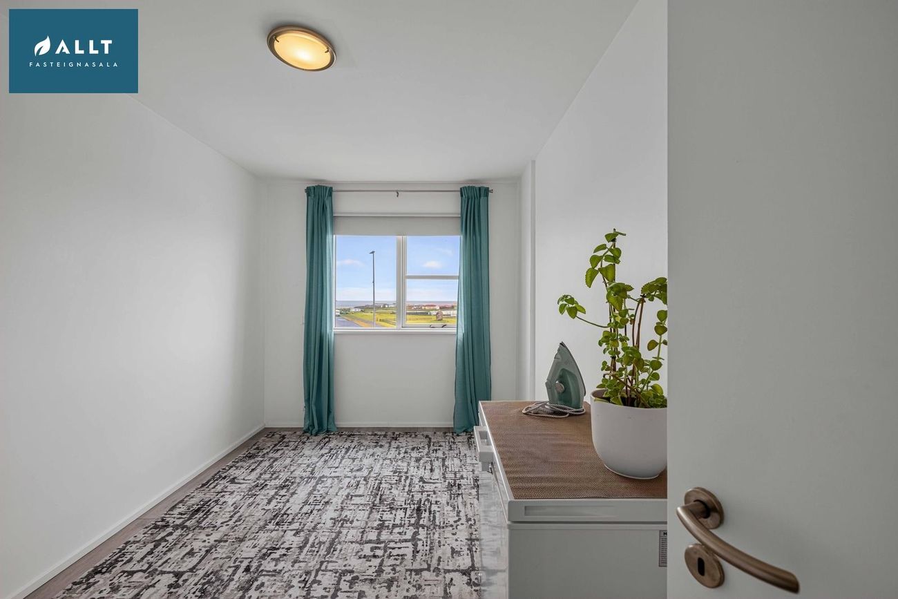 Tjarnabraut 14 - 0208, 260 Reykjanesbær